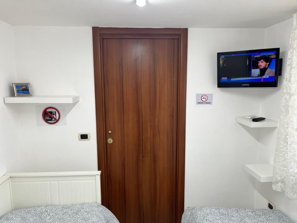 Regy Bed & Breakfast Napoli Exterior foto